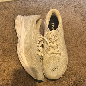 ASICS Women's Gray Running Shoes size 9